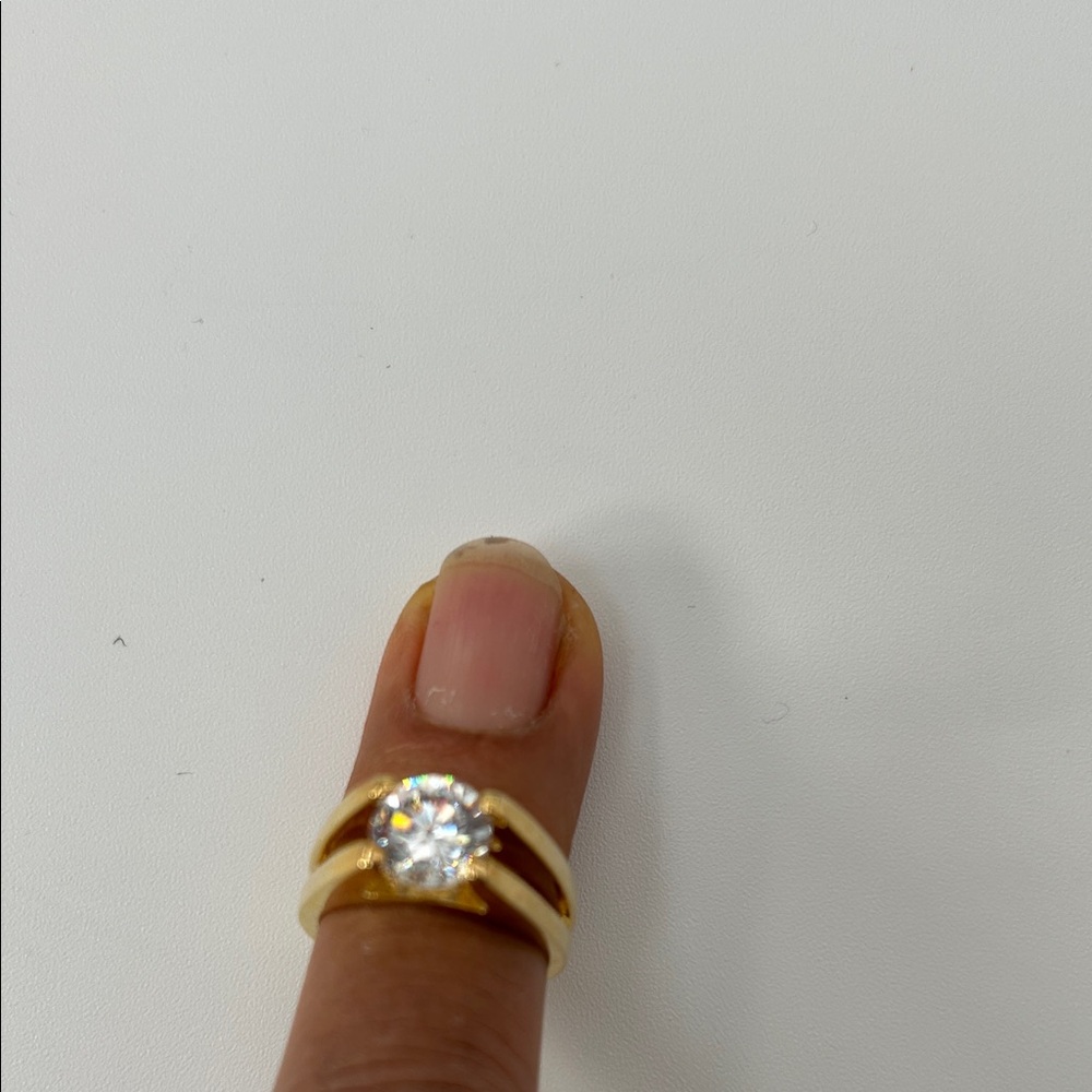 Fashion Jewelry Gold Ring with Sparkling Gem